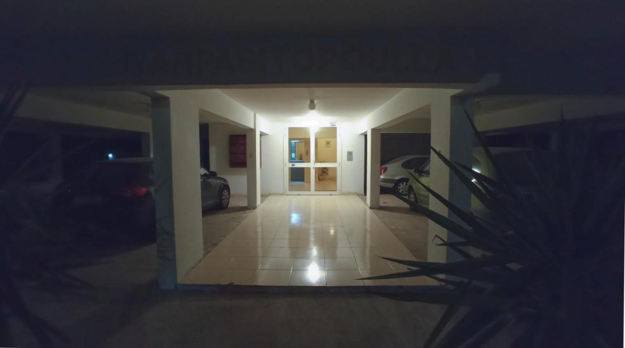 Luxury Private Rooms -Sea View, Netflix, Gym- 5 Min From Beach! - Private Room In Shared Apartment Larnaca Eksteriør billede
