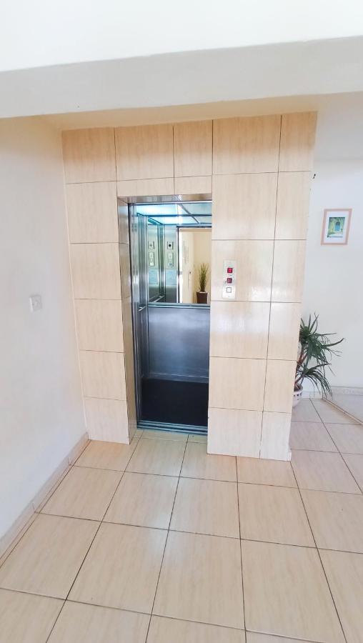 Luxury Private Rooms -Sea View, Netflix, Gym- 5 Min From Beach! - Private Room In Shared Apartment Larnaca Eksteriør billede