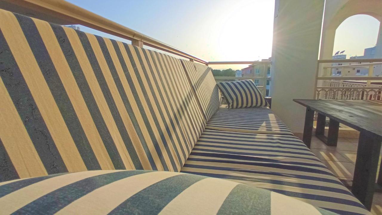 Luxury Private Rooms -Sea View, Netflix, Gym- 5 Min From Beach! - Private Room In Shared Apartment Larnaca Eksteriør billede