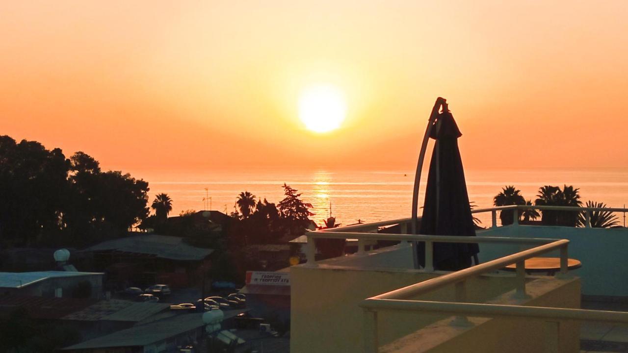 Luxury Private Rooms -Sea View, Netflix, Gym- 5 Min From Beach! - Private Room In Shared Apartment Larnaca Eksteriør billede
