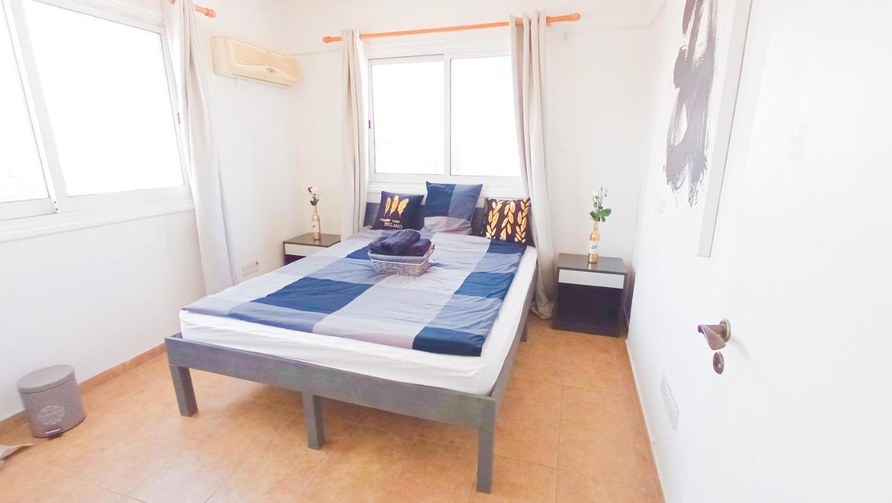 Luxury Private Rooms -Sea View, Netflix, Gym- 5 Min From Beach! - Private Room In Shared Apartment Larnaca Eksteriør billede