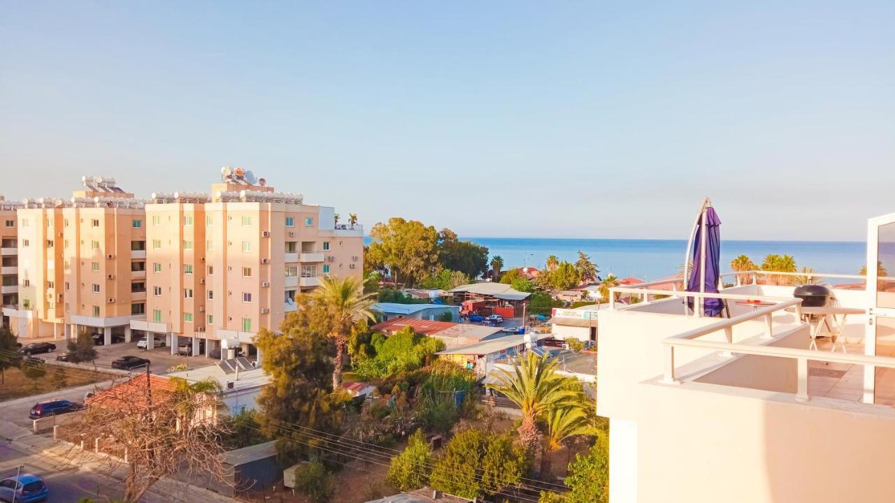 Luxury Private Rooms -Sea View, Netflix, Gym- 5 Min From Beach! - Private Room In Shared Apartment Larnaca Eksteriør billede