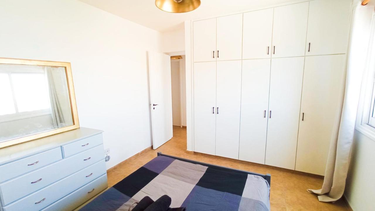Luxury Private Rooms -Sea View, Netflix, Gym- 5 Min From Beach! - Private Room In Shared Apartment Larnaca Eksteriør billede