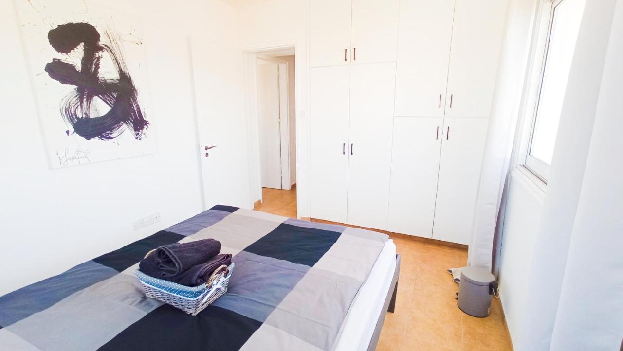 Luxury Private Rooms -Sea View, Netflix, Gym- 5 Min From Beach! - Private Room In Shared Apartment Larnaca Eksteriør billede